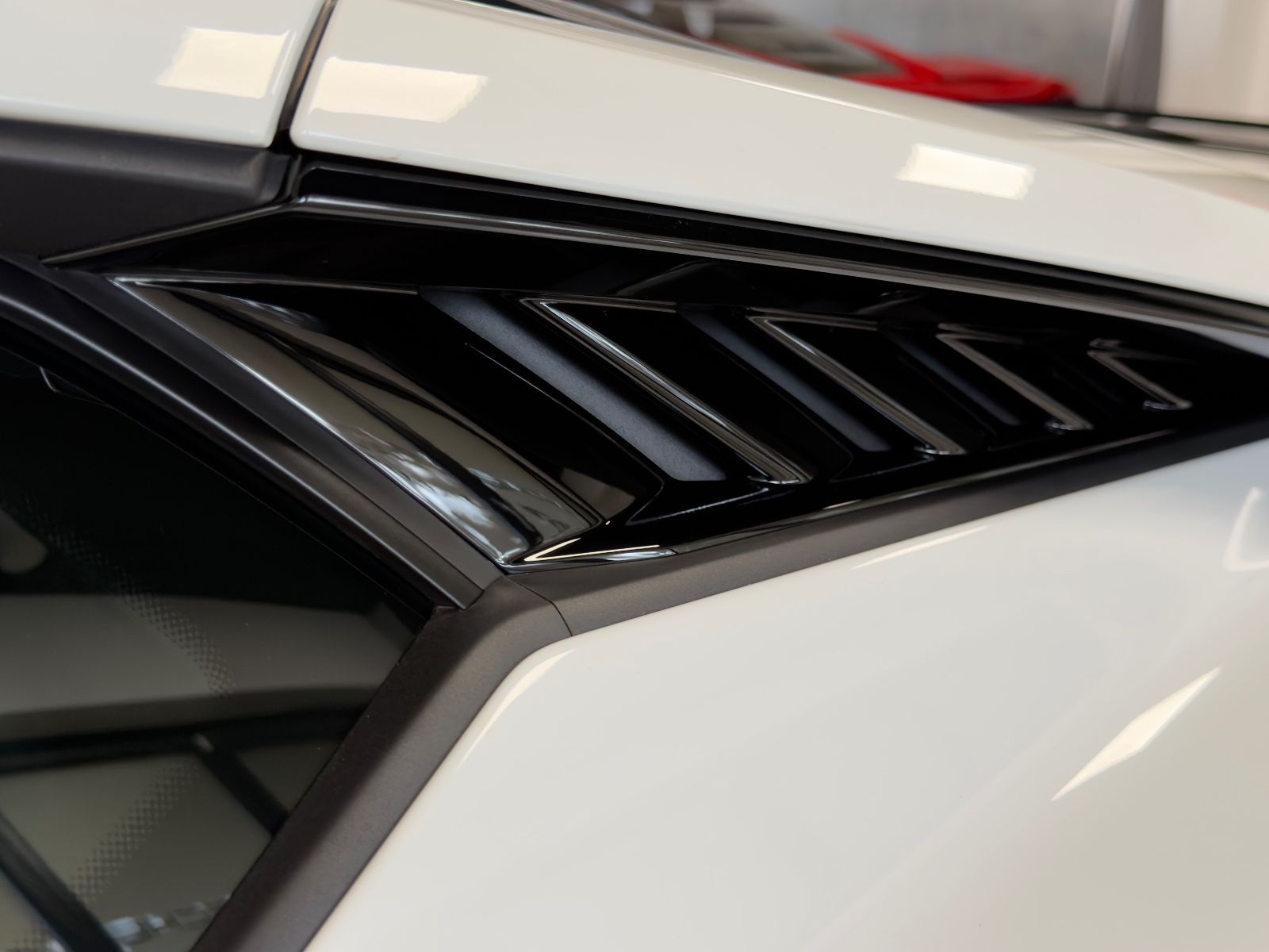 Fahrzeugabbildung Lamborghini HURACAN TECNICA CARBON EXT&INT SENSONUM FULLOPT!