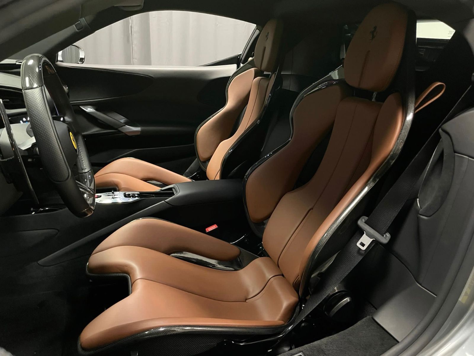 Fahrzeugabbildung Ferrari SF90 STRADALE NOVITEC RACINGSEAT CARBONPACK FULL