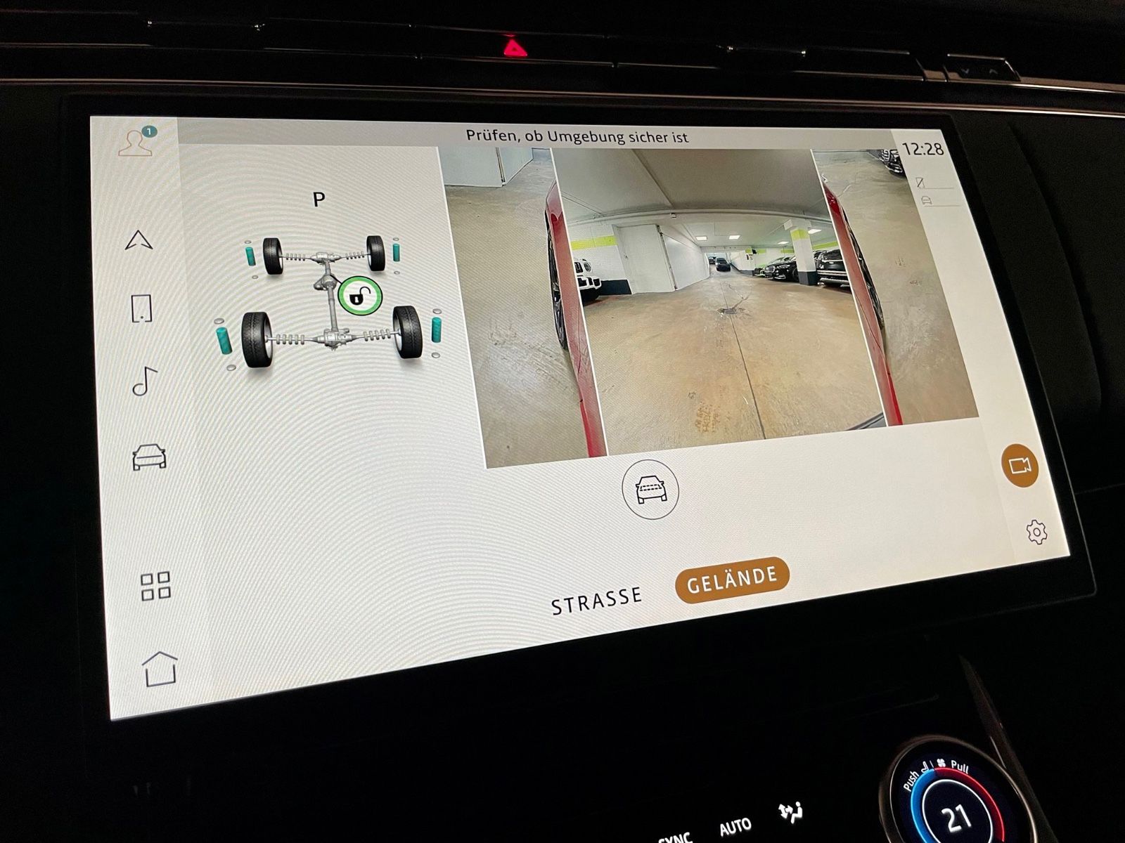 Fahrzeugabbildung Land Rover RR SPORT D300 DYNAMIC SE BLACKPACK PANO PROD22!