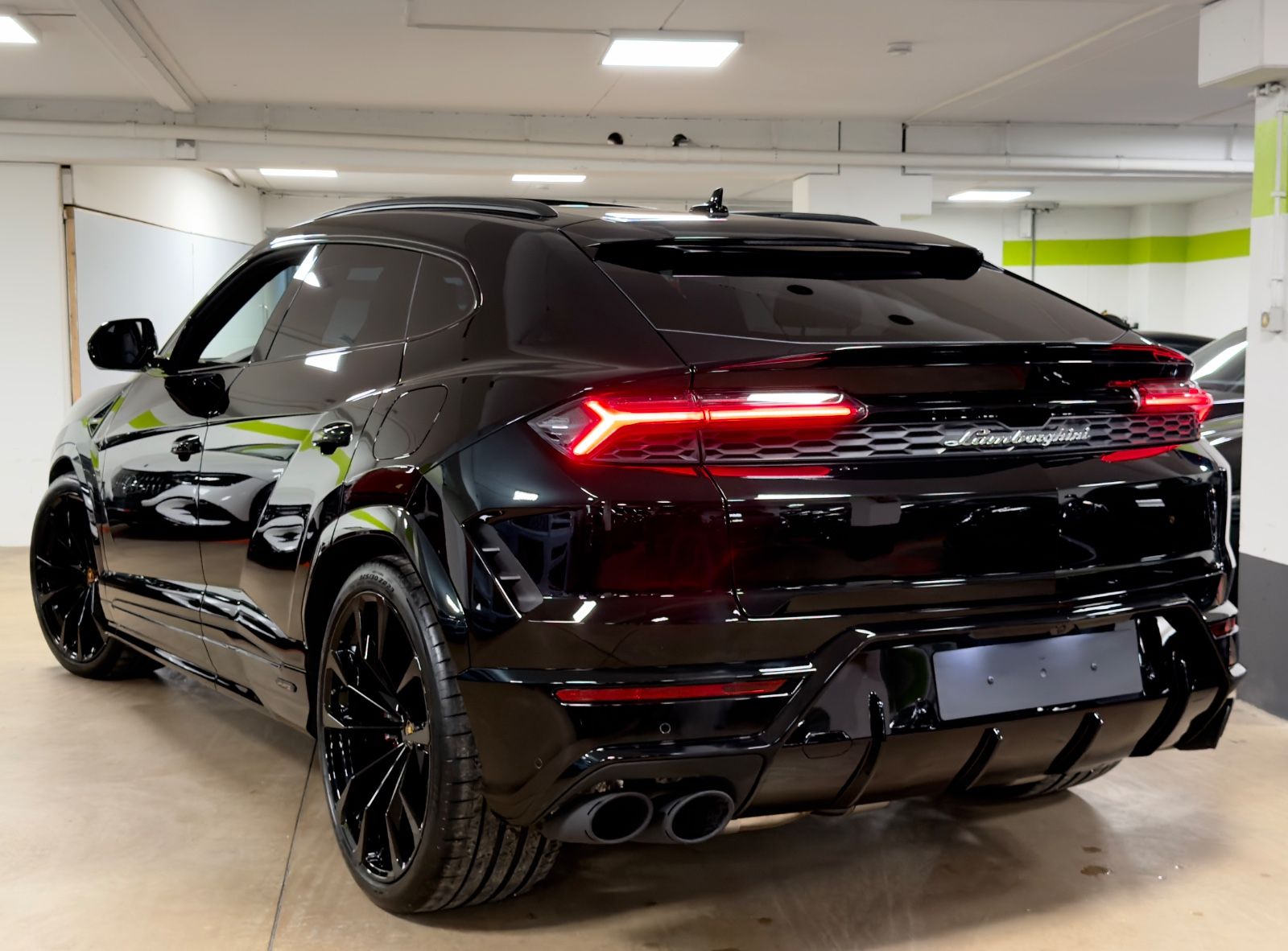Lamborghini URUS SE MASSAGE HEADUP B&O PANO STYLEPACK FULL