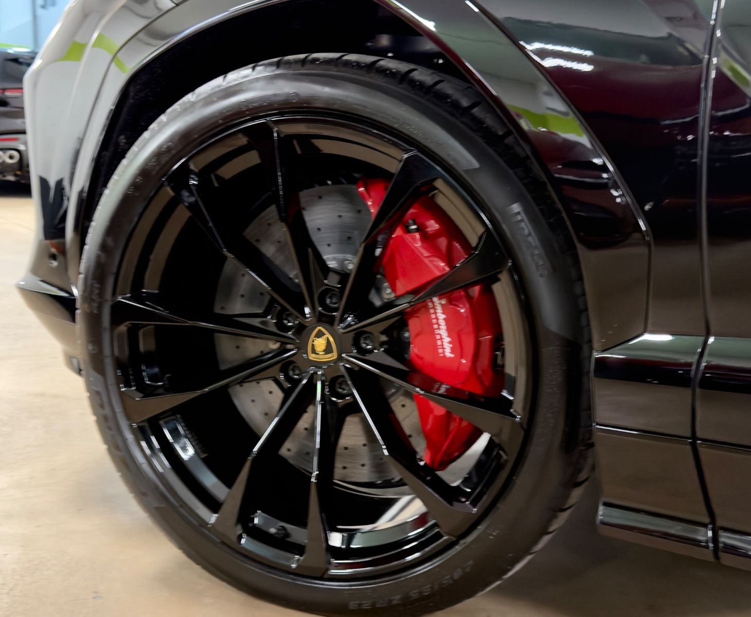 Fahrzeugabbildung Lamborghini URUS SE MASSAGE HEADUP B&O PANO STYLEPACK FULL