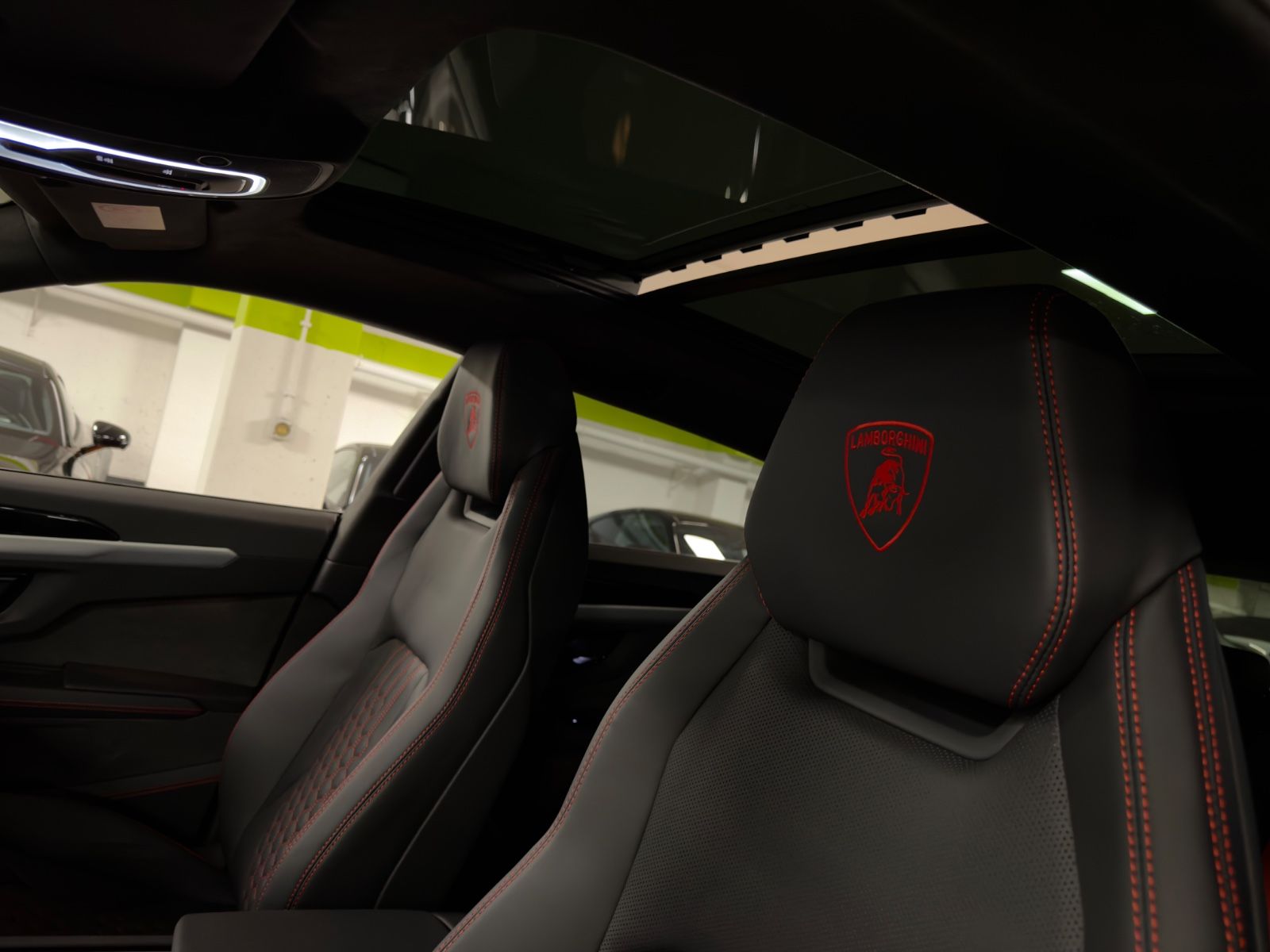 Fahrzeugabbildung Lamborghini URUS SE MASSAGE HEADUP B&O PANO STYLEPACK FULL