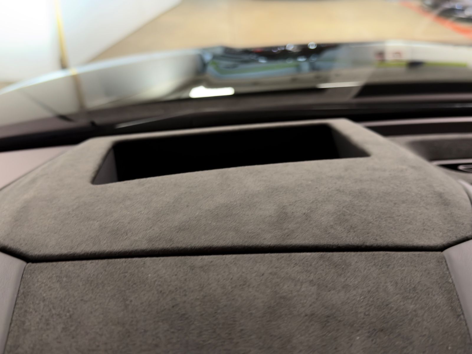 Fahrzeugabbildung Lamborghini URUS SE MASSAGE HEADUP B&O PANO STYLEPACK FULL