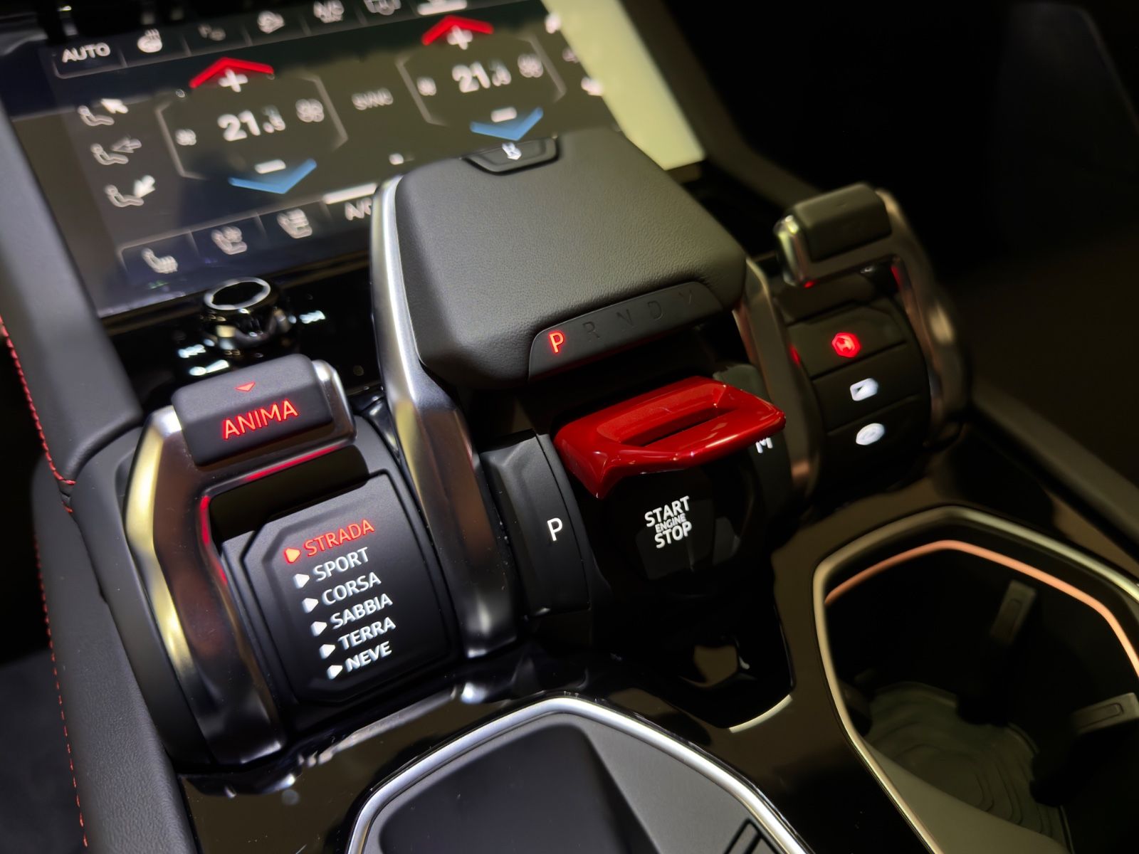 Fahrzeugabbildung Lamborghini URUS SE MASSAGE HEADUP B&O PANO STYLEPACK FULL