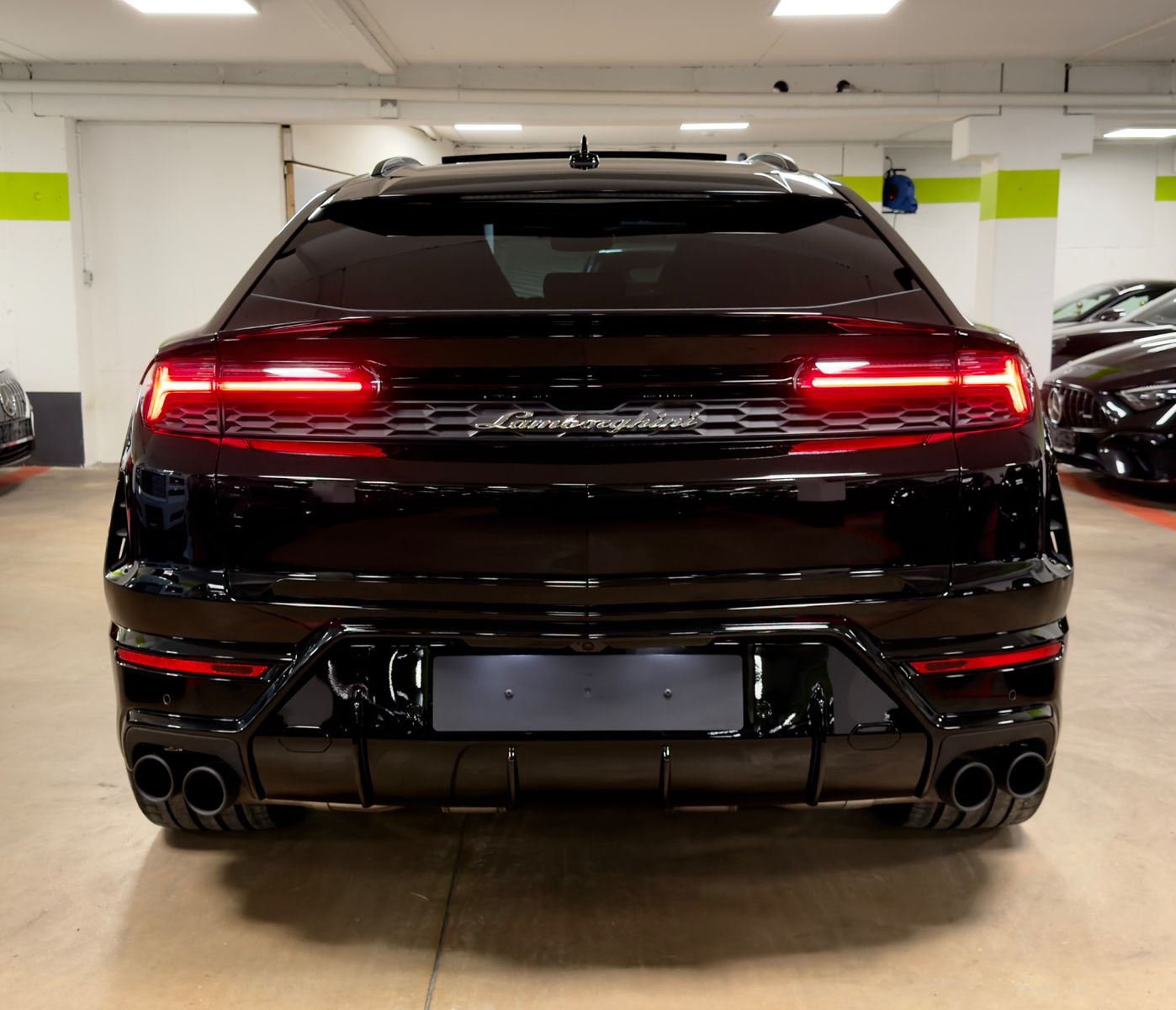 Fahrzeugabbildung Lamborghini URUS SE MASSAGE HEADUP B&O PANO STYLEPACK FULL