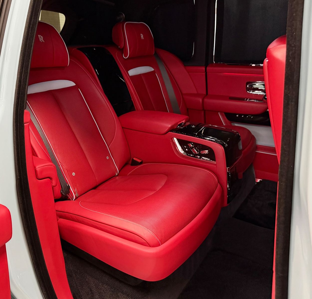 Fahrzeugabbildung Rolls-Royce CULLINAN NOVITEC OVERDOSE BESPOKE EXECUTIV FULL!