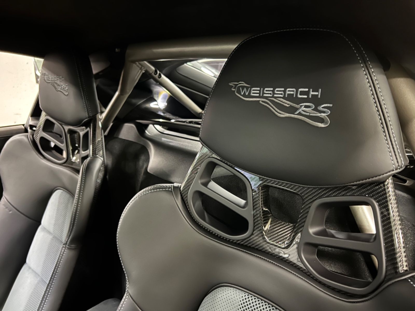 Fahrzeugabbildung Porsche CAYMAN GT4RS WEISSACH CLUBSPORT CERAMIC NEW!!!
