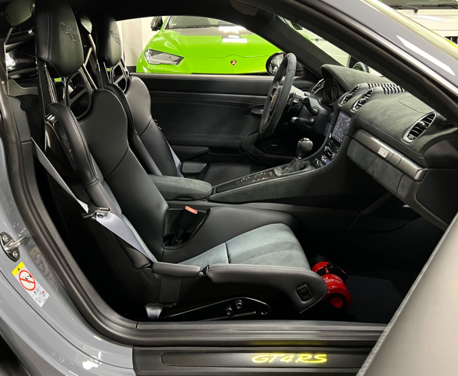 Fahrzeugabbildung Porsche CAYMAN GT4RS WEISSACH CLUBSPORT CERAMIC NEW!!!