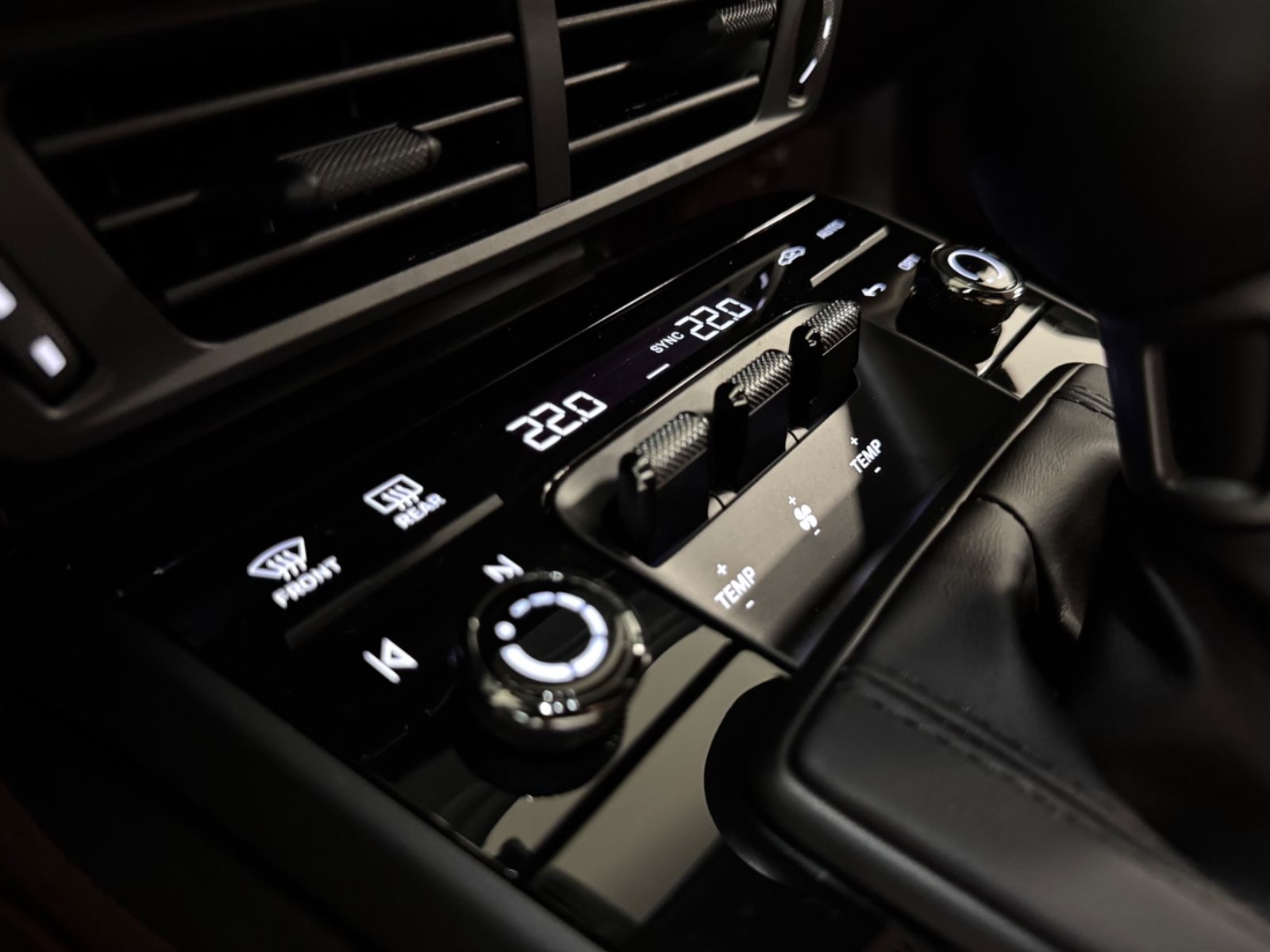 Fahrzeugabbildung Porsche 992 GT3 MK2 FACELIFT TOURING PAKET CARBON 25 NEW