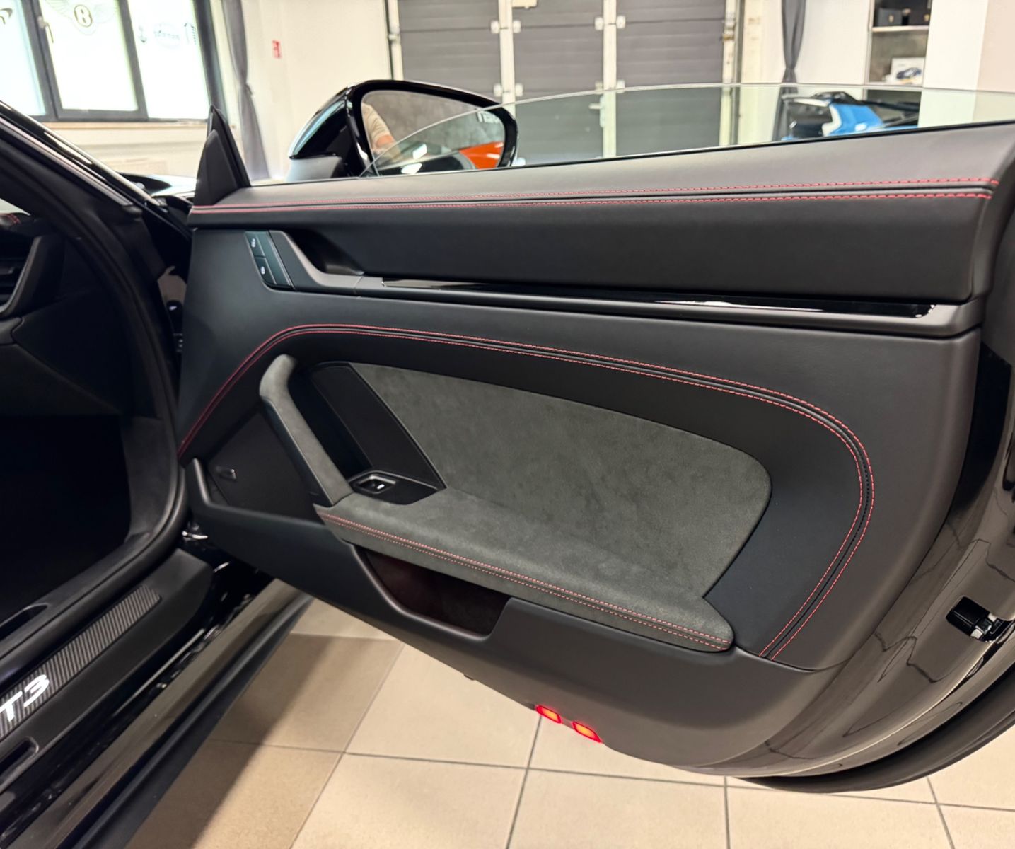 Fahrzeugabbildung Porsche 992 GT3 FACELIFT PDK CLUBSPORT CARBONSEAT NEWCAR