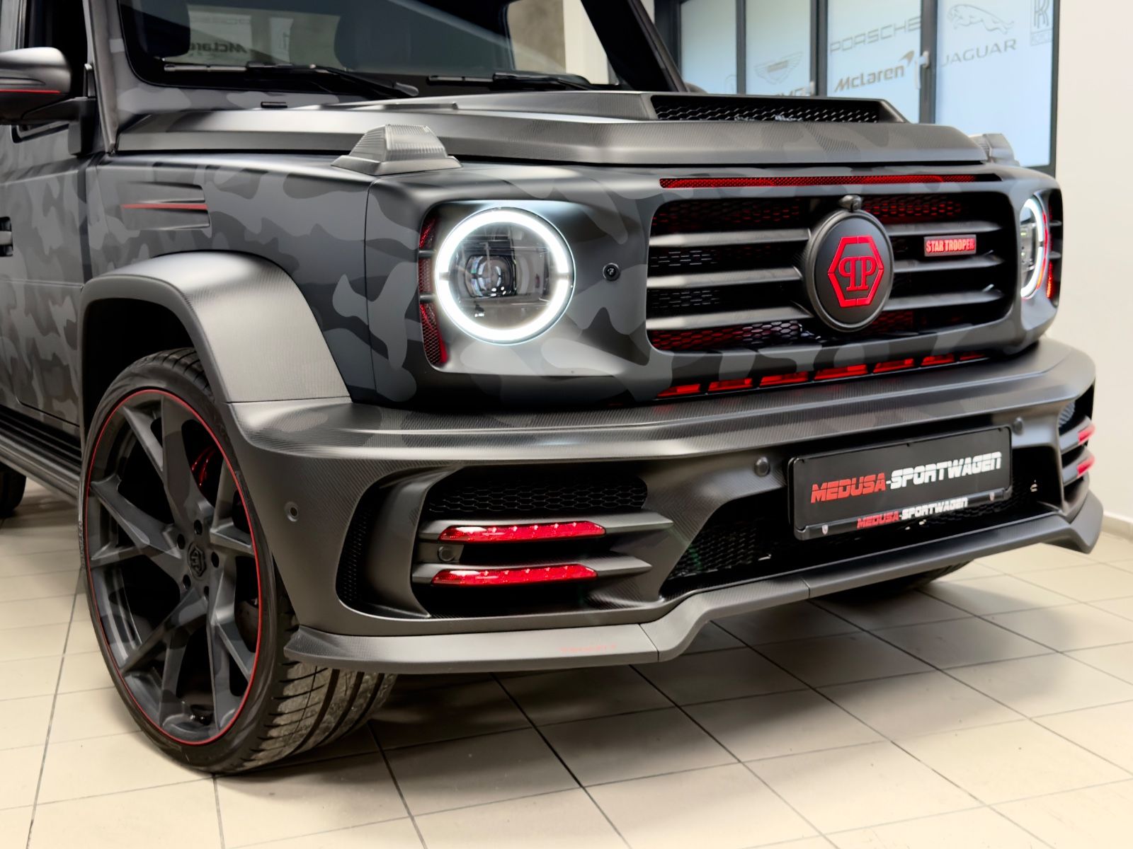 Fahrzeugabbildung Mercedes-Benz G 63 AMG MANSORY&PHILIPP PLEIN 1OF7 STAR TROOPER