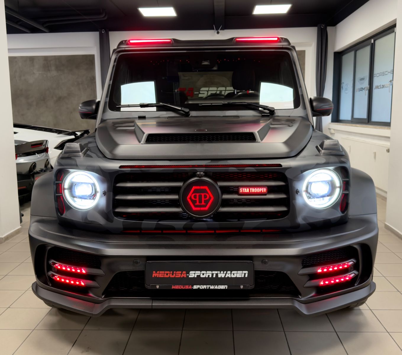 Fahrzeugabbildung Mercedes-Benz G 63 AMG MANSORY&PHILIPP PLEIN 1OF7 STAR TROOPER