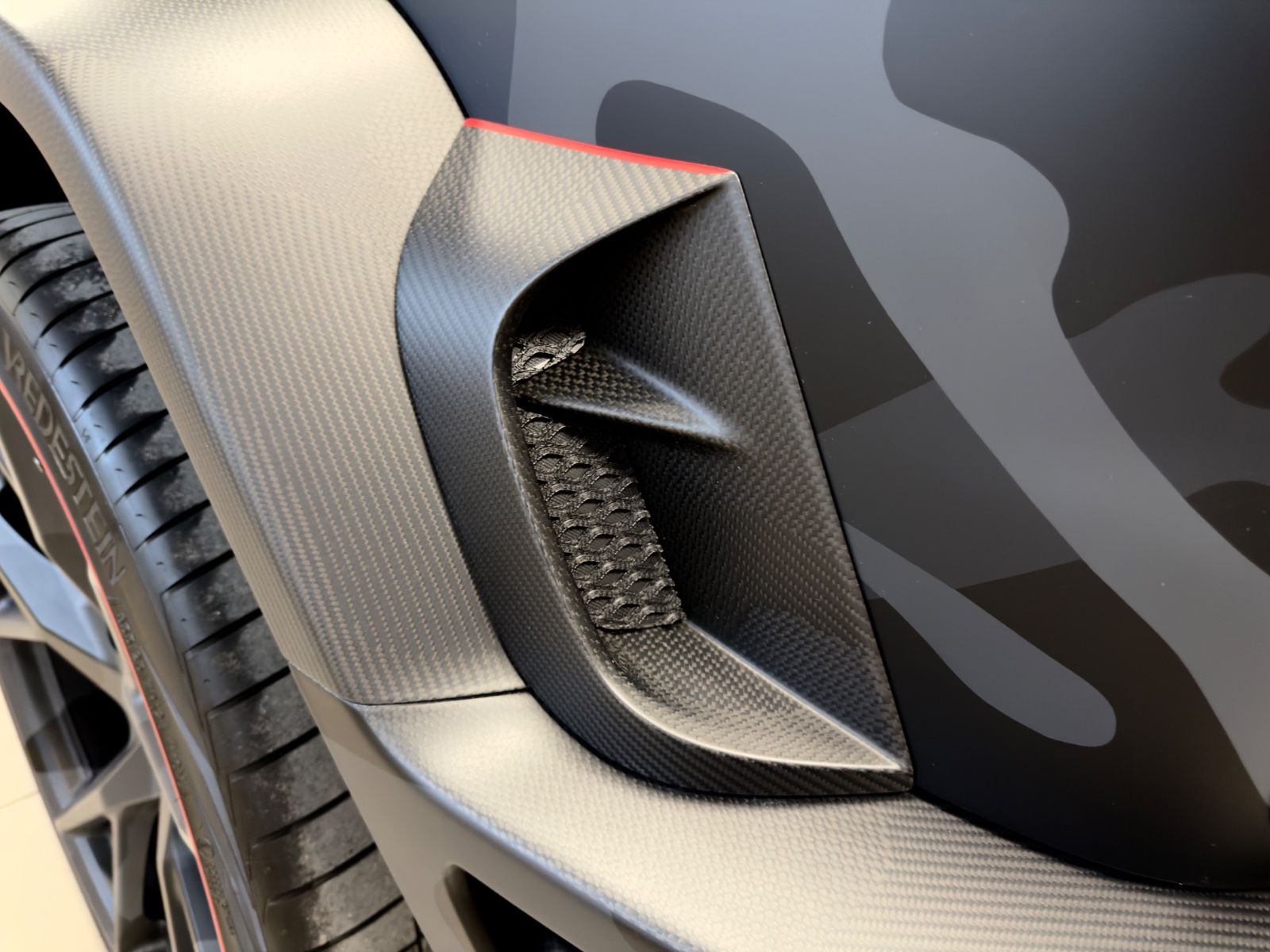 Fahrzeugabbildung Mercedes-Benz G 63 AMG MANSORY&PHILIPP PLEIN 1OF7 STAR TROOPER