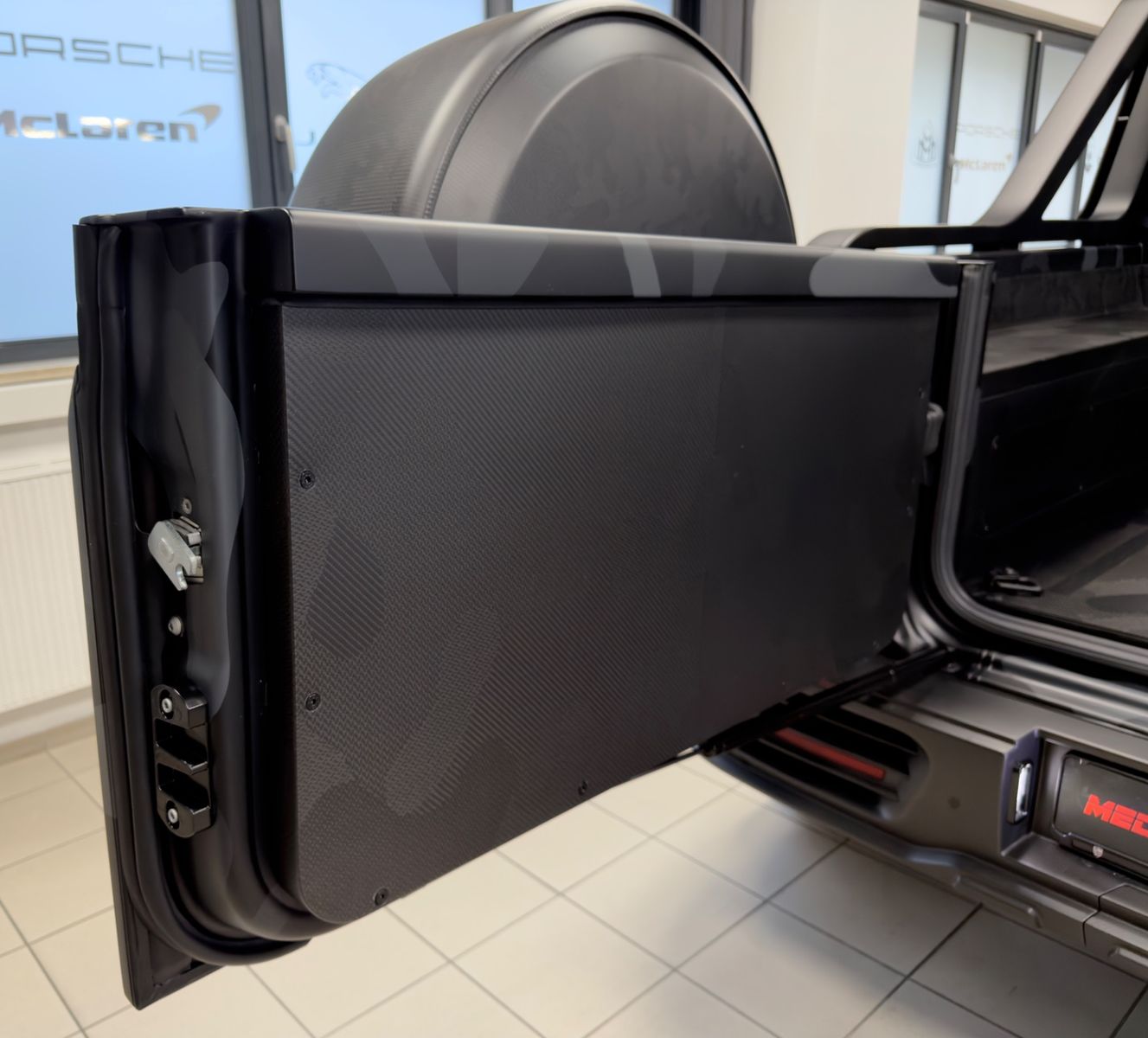 Fahrzeugabbildung Mercedes-Benz G 63 AMG MANSORY&PHILIPP PLEIN 1OF7 STAR TROOPER