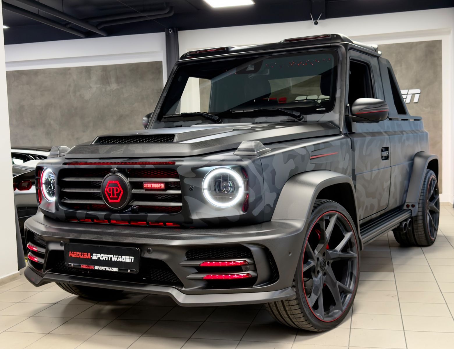 Fahrzeugabbildung Mercedes-Benz G 63 AMG MANSORY&PHILIPP PLEIN 1OF7 STAR TROOPER