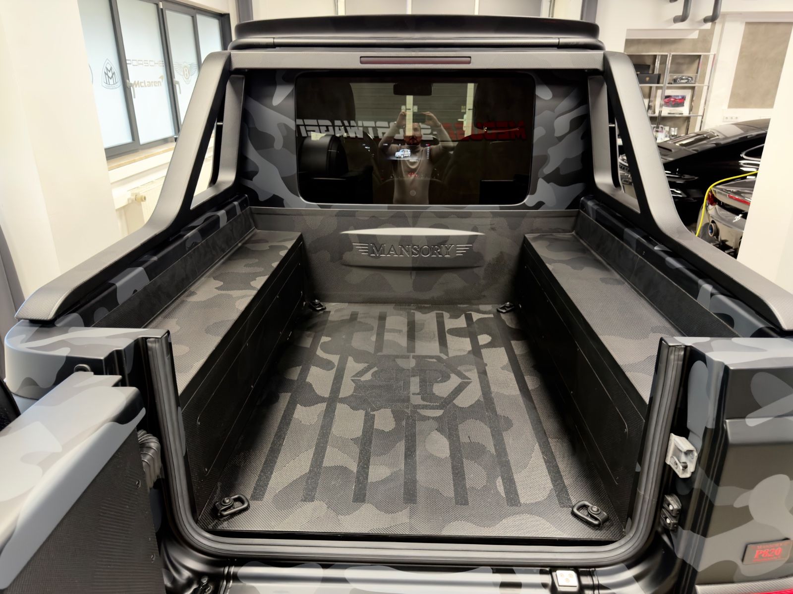 Fahrzeugabbildung Mercedes-Benz G 63 AMG MANSORY&PHILIPP PLEIN 1OF7 STAR TROOPER