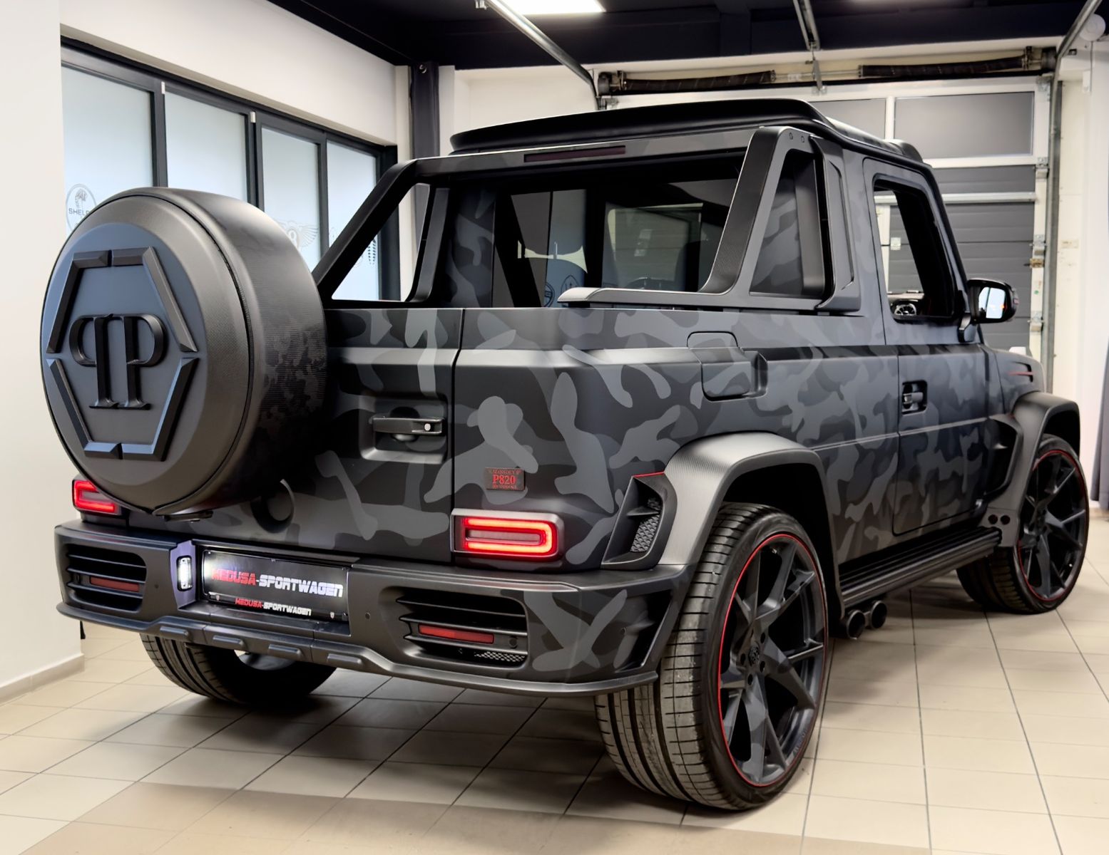 Fahrzeugabbildung Mercedes-Benz G 63 AMG MANSORY&PHILIPP PLEIN 1OF7 STAR TROOPER