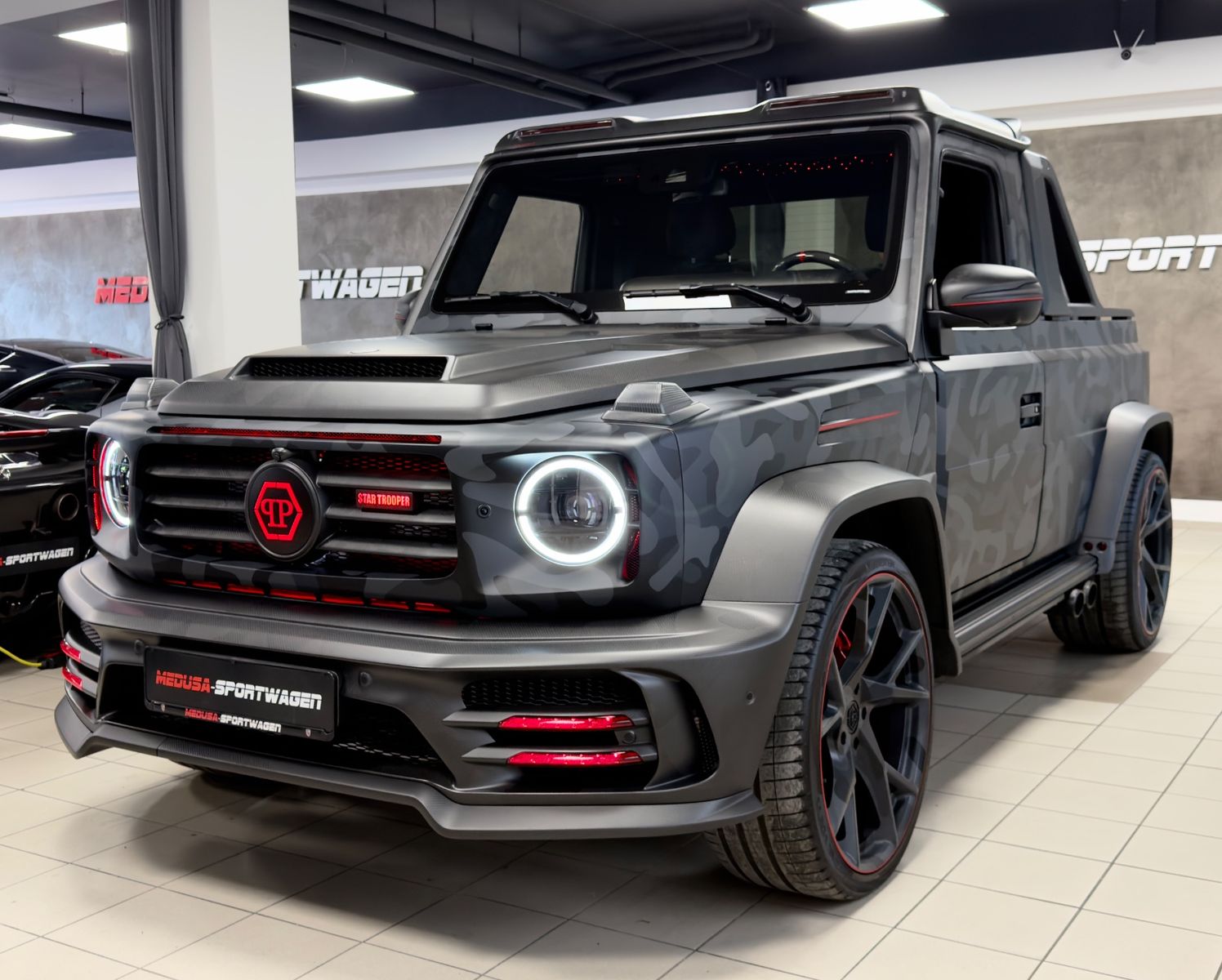 Fahrzeugabbildung Mercedes-Benz G 63 AMG MANSORY&PHILIPP PLEIN 1OF7 STAR TROOPER