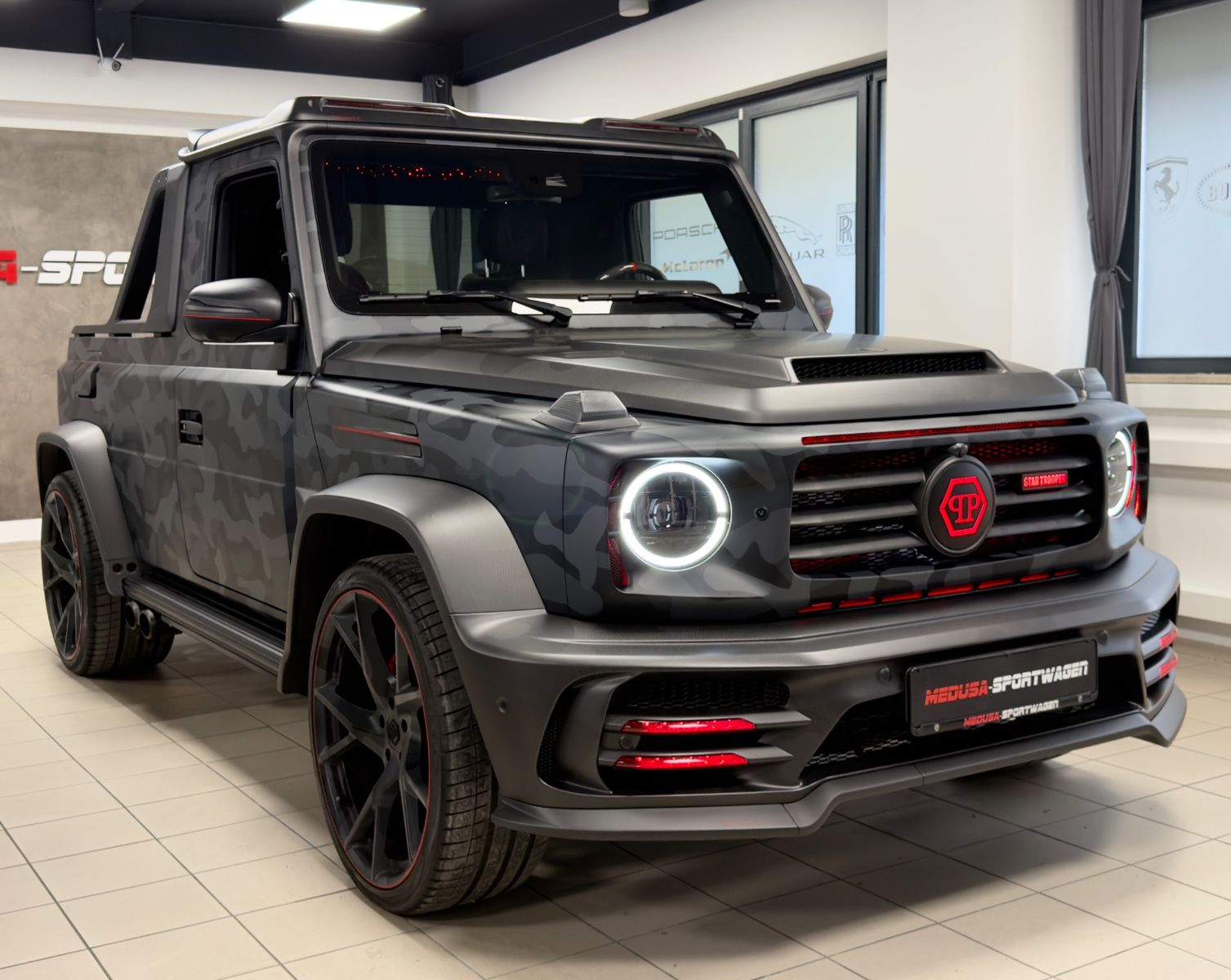 Fahrzeugabbildung Mercedes-Benz G 63 AMG MANSORY&PHILIPP PLEIN 1OF7 STAR TROOPER