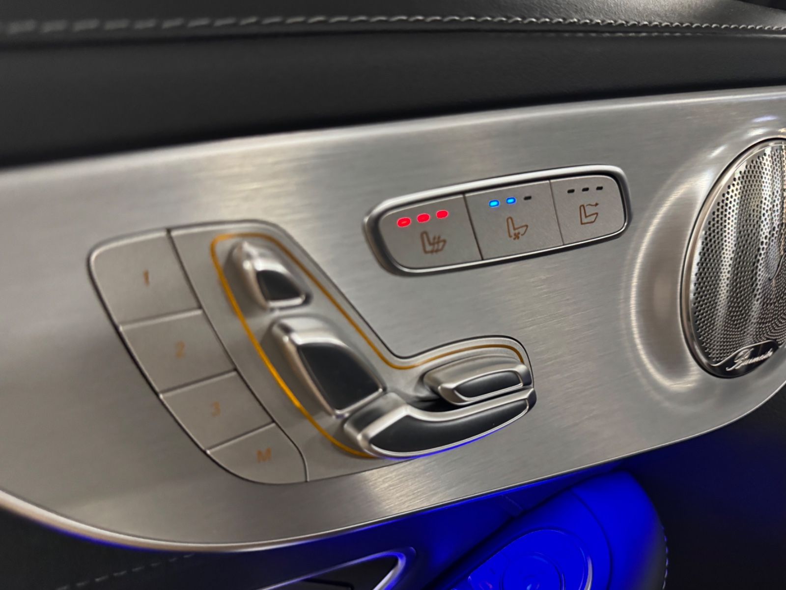 Fahrzeugabbildung Mercedes-Benz C 63 S AMG CABRIO CARBON EXT&INT CERAMIC FULLOPT