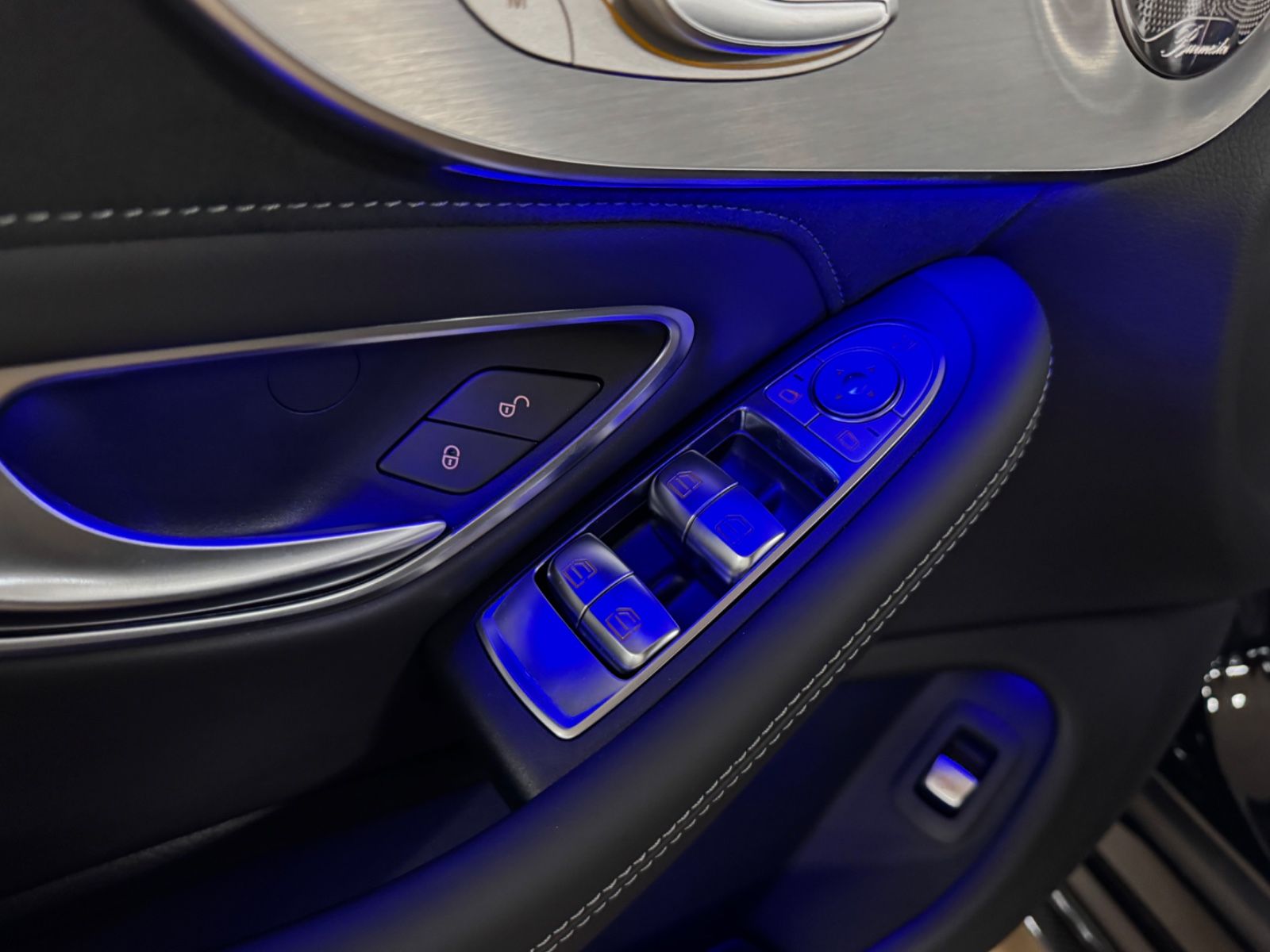 Fahrzeugabbildung Mercedes-Benz C 63 S AMG CABRIO CARBON EXT&INT CERAMIC FULLOPT