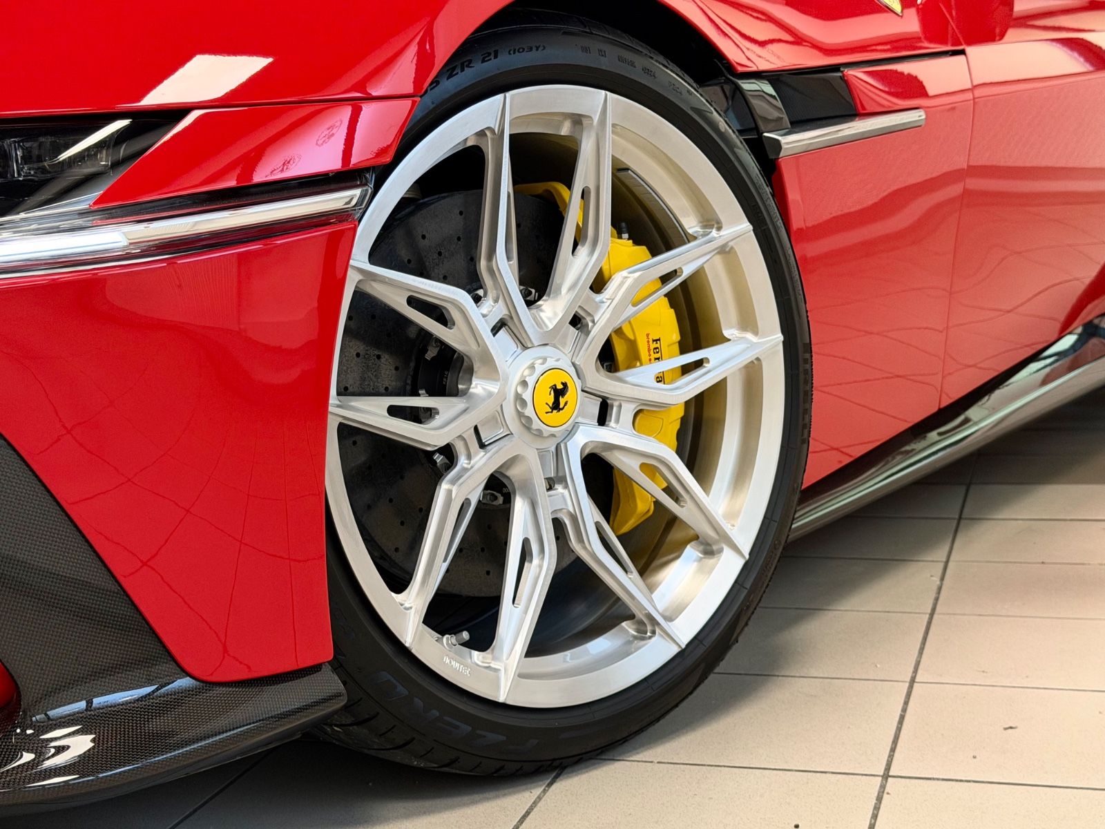 Fahrzeugabbildung Ferrari 12 CILINDRI NOVITEC UNIQUE CARBON LIFT JBL FULL!
