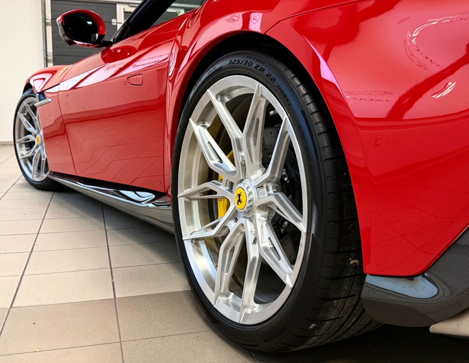 Fahrzeugabbildung Ferrari 12 CILINDRI NOVITEC UNIQUE CARBON LIFT JBL FULL!