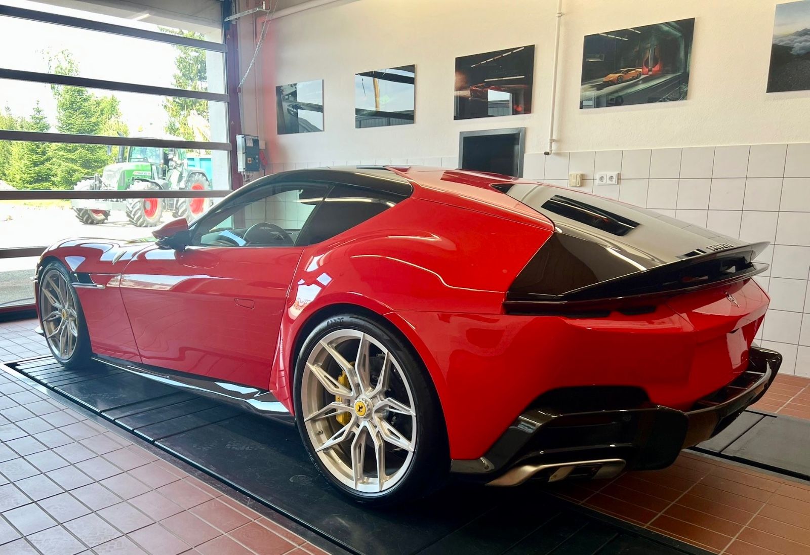 Fahrzeugabbildung Ferrari 12 CILINDRI NOVITEC UNIQUE CARBON LIFT JBL FULL!