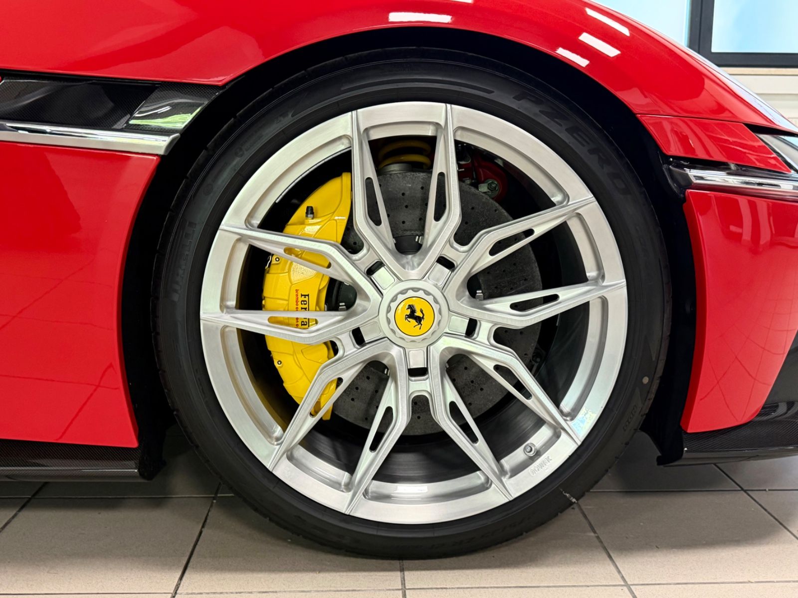 Fahrzeugabbildung Ferrari 12 CILINDRI NOVITEC UNIQUE CARBON LIFT JBL FULL!