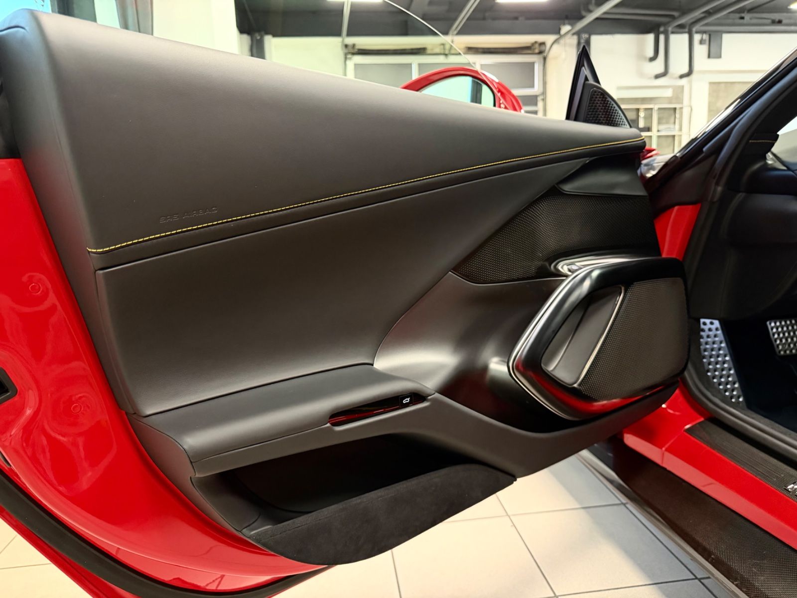 Fahrzeugabbildung Ferrari 12 CILINDRI NOVITEC UNIQUE CARBON LIFT JBL FULL!