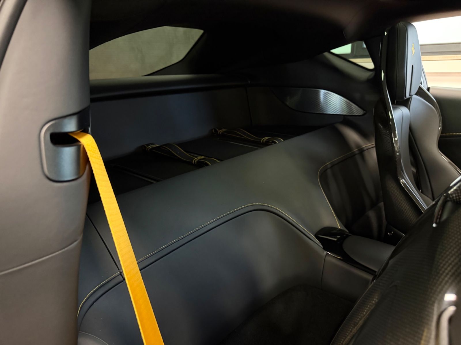 Fahrzeugabbildung Ferrari 12 CILINDRI NOVITEC UNIQUE CARBON LIFT JBL FULL!