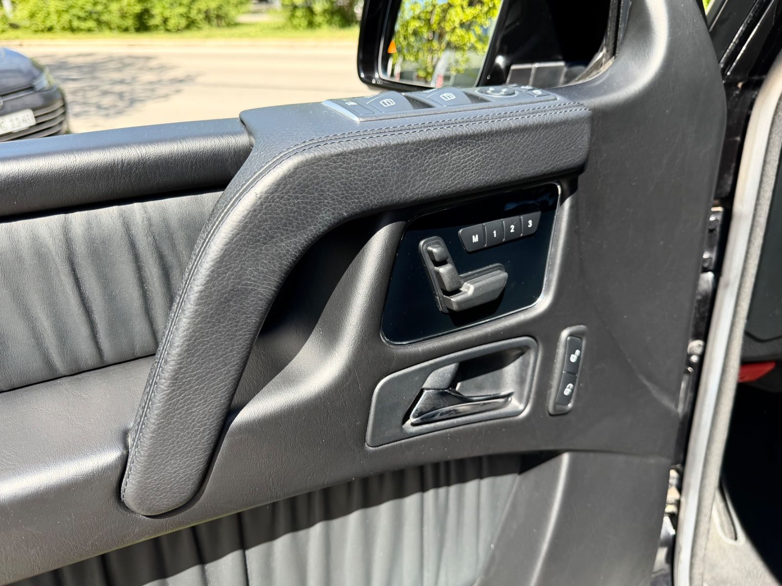 Fahrzeugabbildung Mercedes-Benz G 63 AMG FACELIFT DESIGNO 1HAND DEUTSCH TOPZUST!