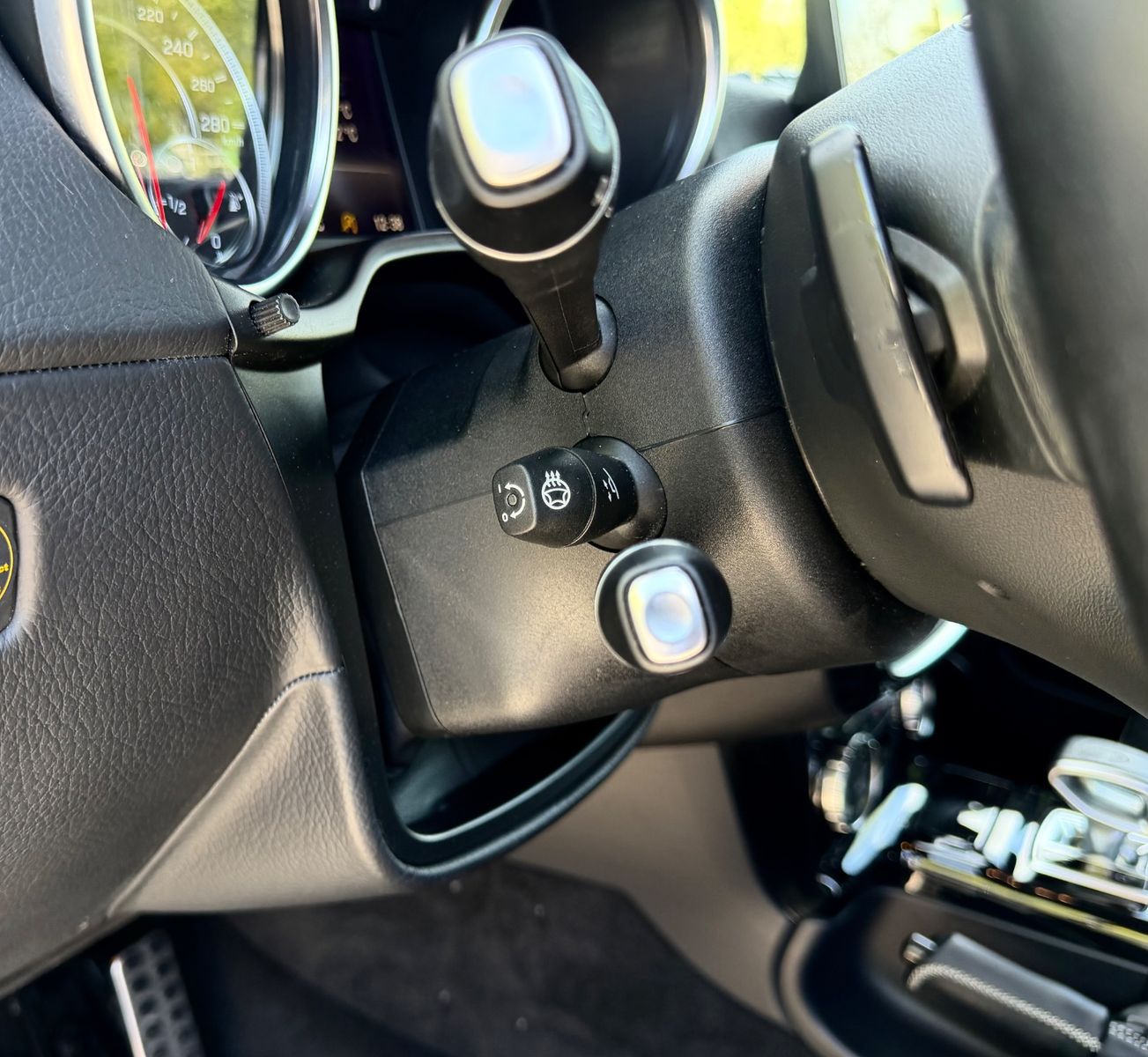 Fahrzeugabbildung Mercedes-Benz G 63 AMG FACELIFT DESIGNO 1HAND DEUTSCH TOPZUST!