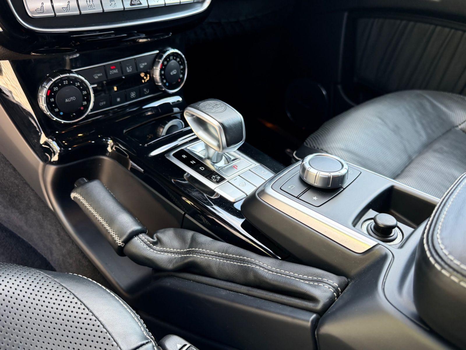 Fahrzeugabbildung Mercedes-Benz G 63 AMG FACELIFT DESIGNO 1HAND DEUTSCH TOPZUST!