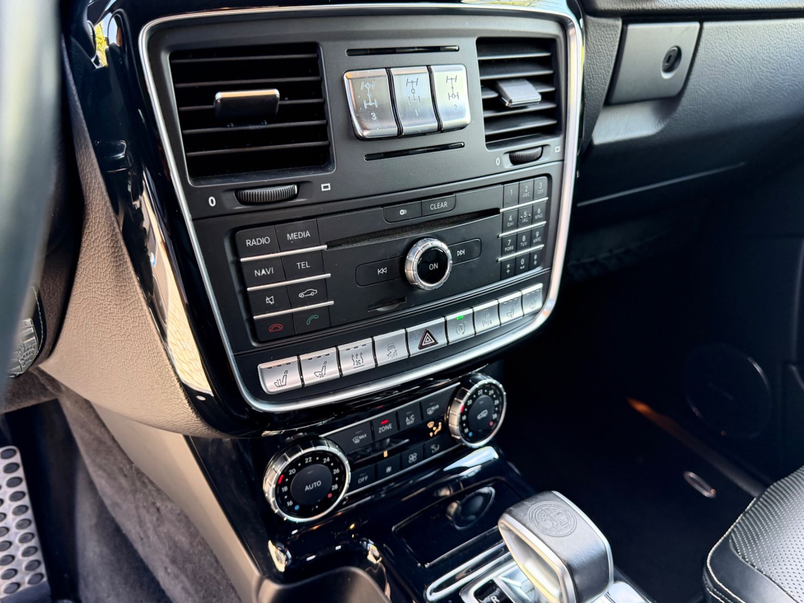 Fahrzeugabbildung Mercedes-Benz G 63 AMG FACELIFT DESIGNO 1HAND DEUTSCH TOPZUST!