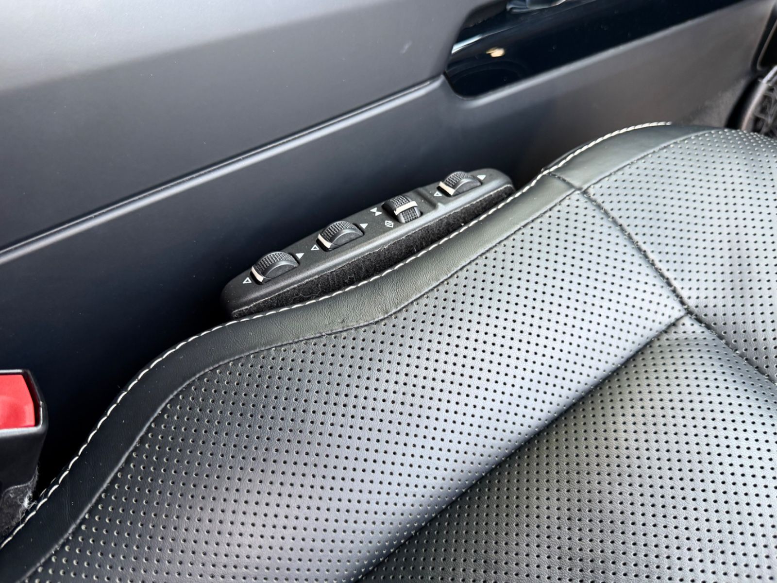 Fahrzeugabbildung Mercedes-Benz G 63 AMG FACELIFT DESIGNO 1HAND DEUTSCH TOPZUST!