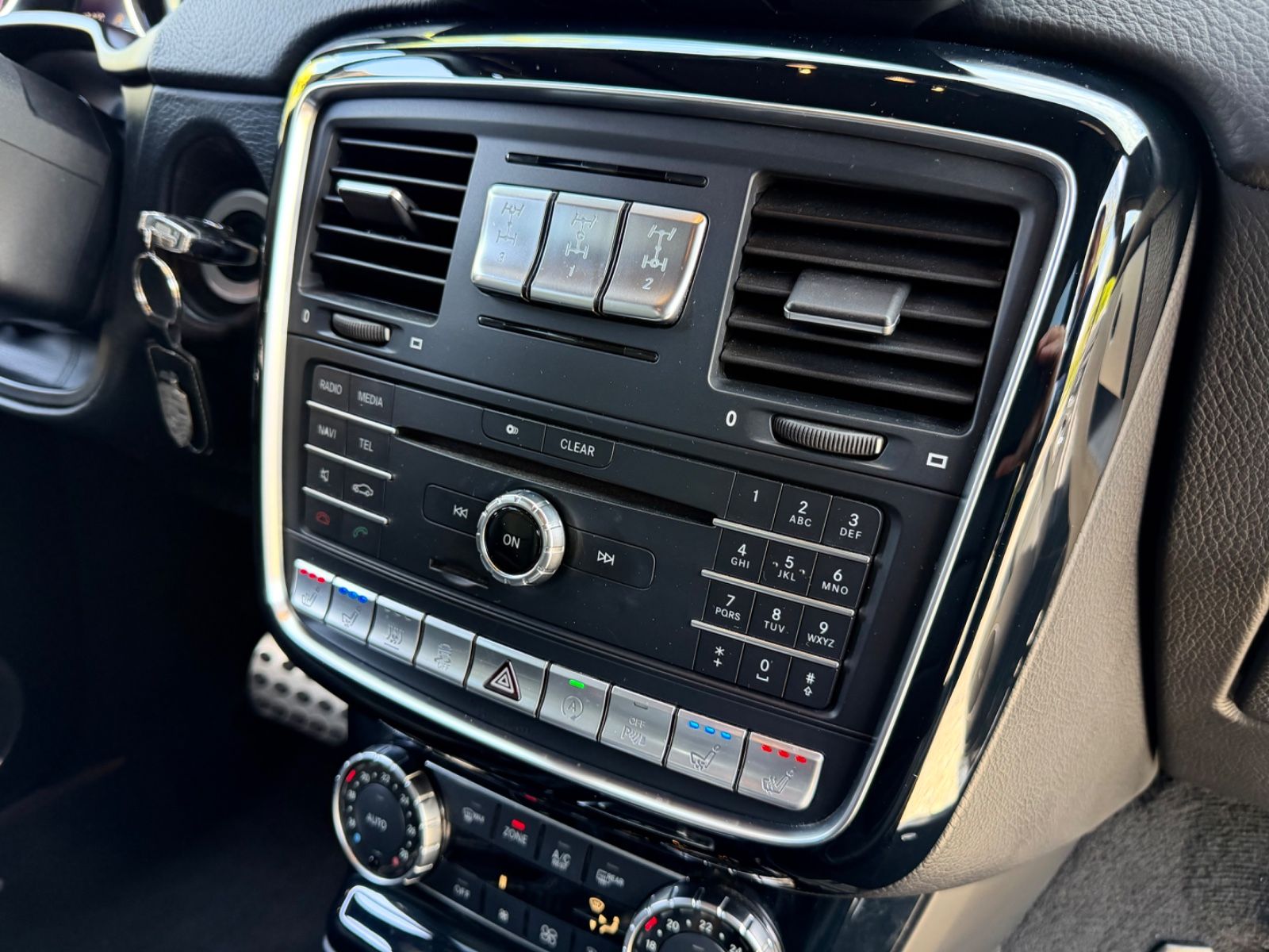 Fahrzeugabbildung Mercedes-Benz G 63 AMG FACELIFT DESIGNO 1HAND DEUTSCH TOPZUST!