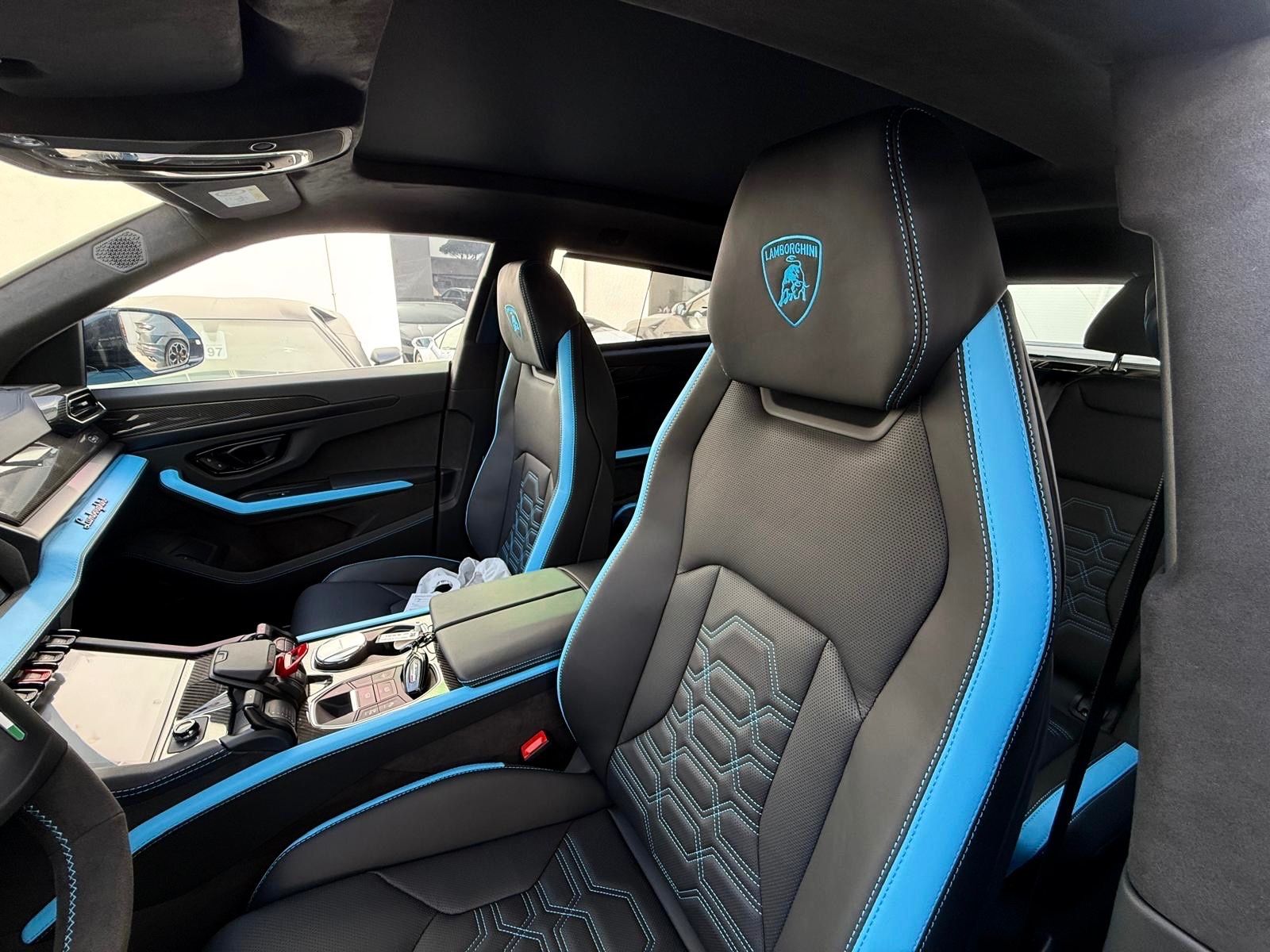 Fahrzeugabbildung Lamborghini URUS SE BIG-CARBONPACK B&O MASSAGE PR26 FULLOPT!