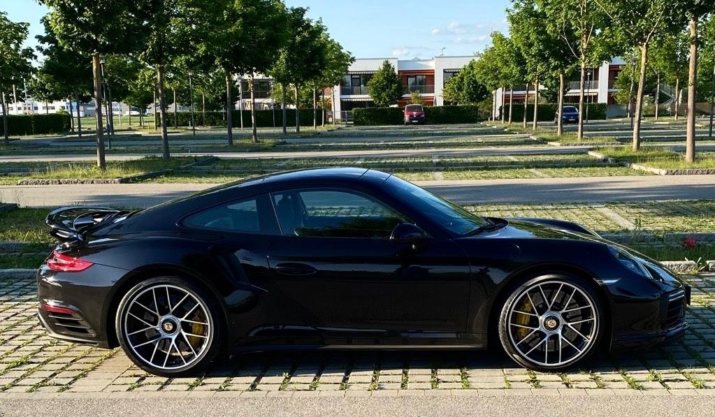 Fahrzeugabbildung Porsche 991 TURBO S FACELIFT CERAMIC CARBON BURMEST FULL