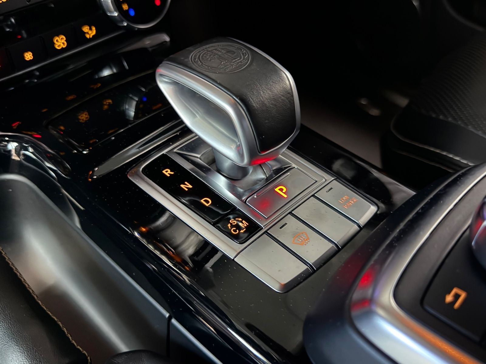 Fahrzeugabbildung Mercedes-Benz G 63 AMG FACELIFT DESIGNO 1HAND DEUTSCH TOPZUST!