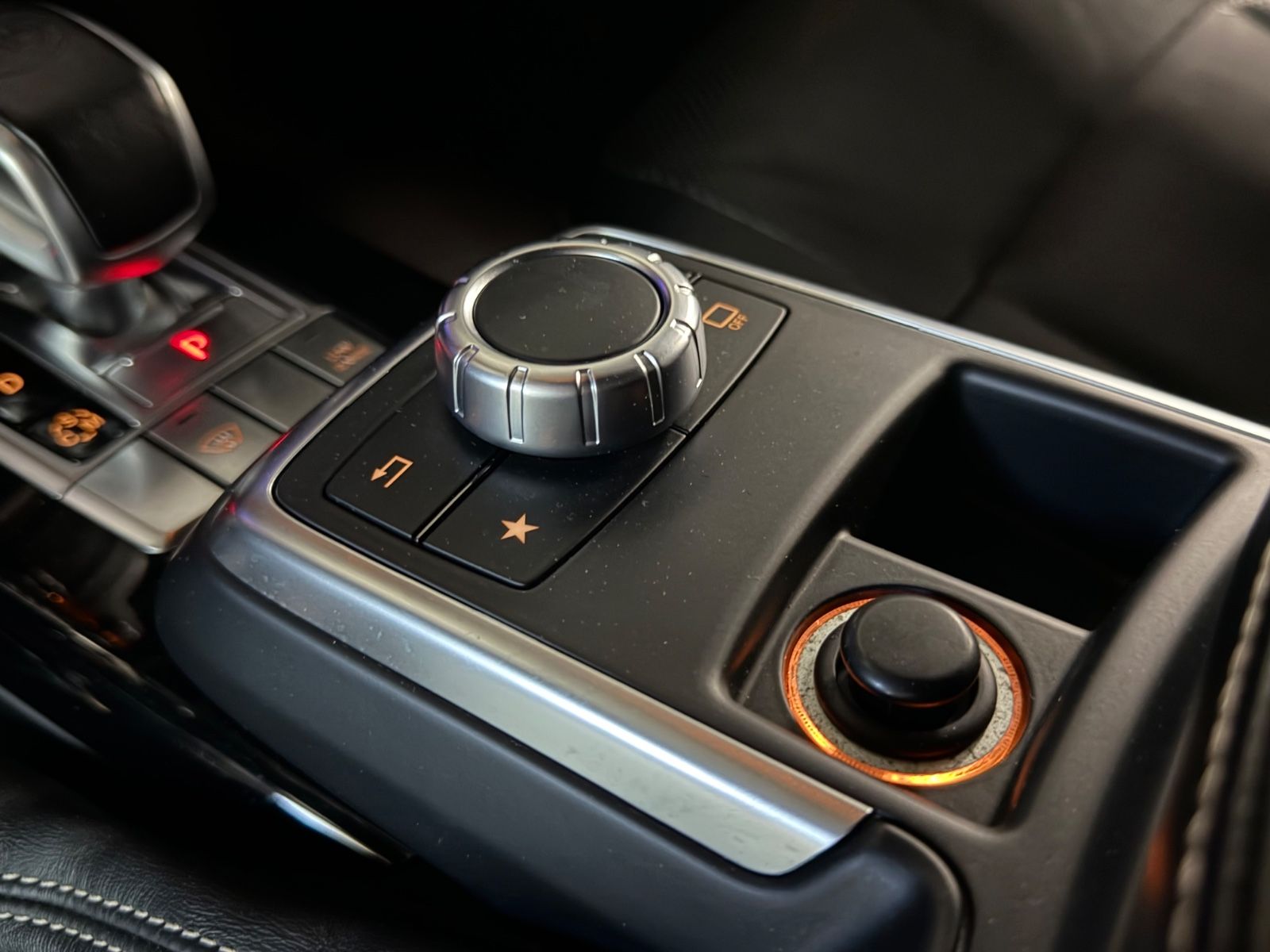 Fahrzeugabbildung Mercedes-Benz G 63 AMG FACELIFT DESIGNO 1HAND DEUTSCH TOPZUST!