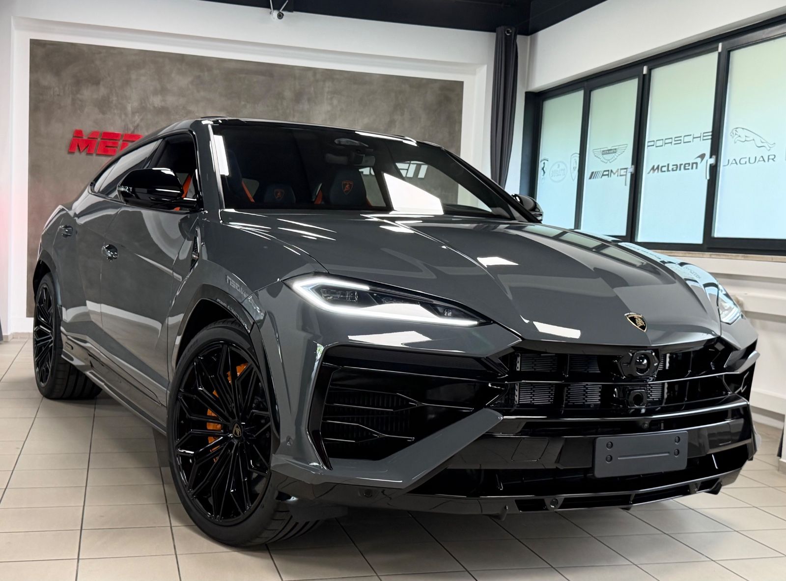 Fahrzeugabbildung Lamborghini URUS SE BIG-CARBONPACK B&O MASSAGE PR26 FULLOPT!