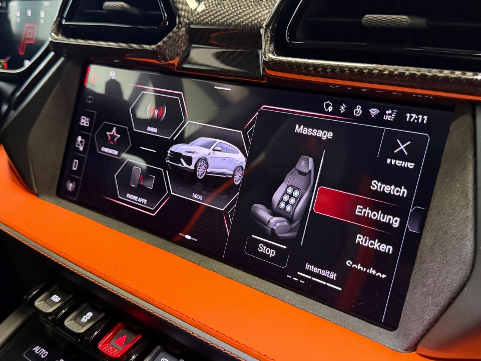 Fahrzeugabbildung Lamborghini URUS SE BIG-CARBONPACK B&O MASSAGE PR26 FULLOPT!