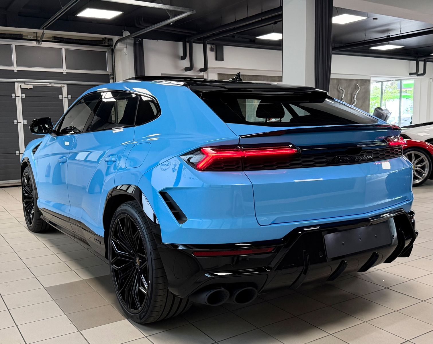 Fahrzeugabbildung Lamborghini URUS SE BIG-CARBONPACK B&O MASSAGE PR26 FULLOPT!