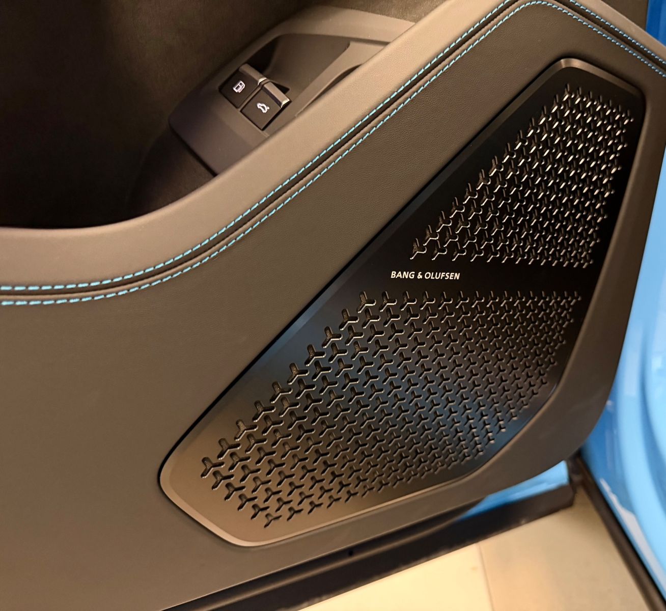 Fahrzeugabbildung Lamborghini URUS SE BIG-CARBONPACK B&O MASSAGE PR26 FULLOPT!