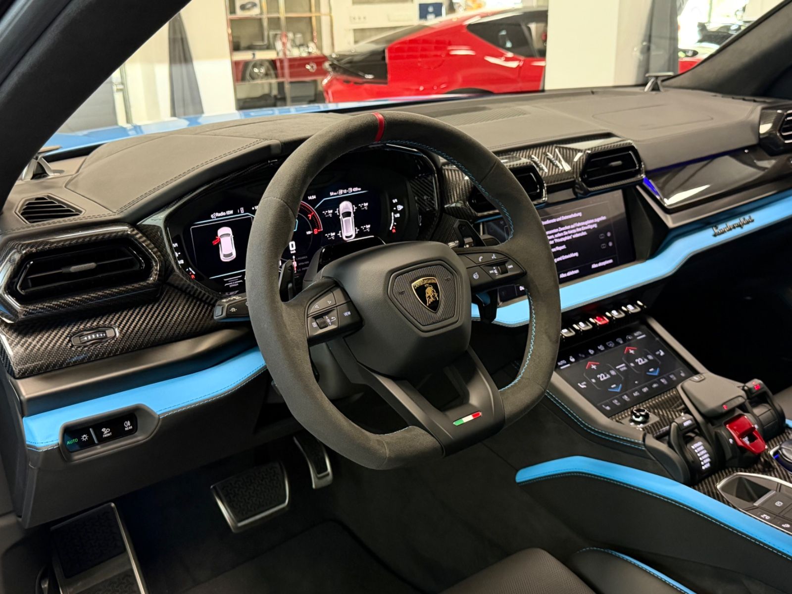 Fahrzeugabbildung Lamborghini URUS SE BIG-CARBONPACK B&O MASSAGE PR26 FULLOPT!