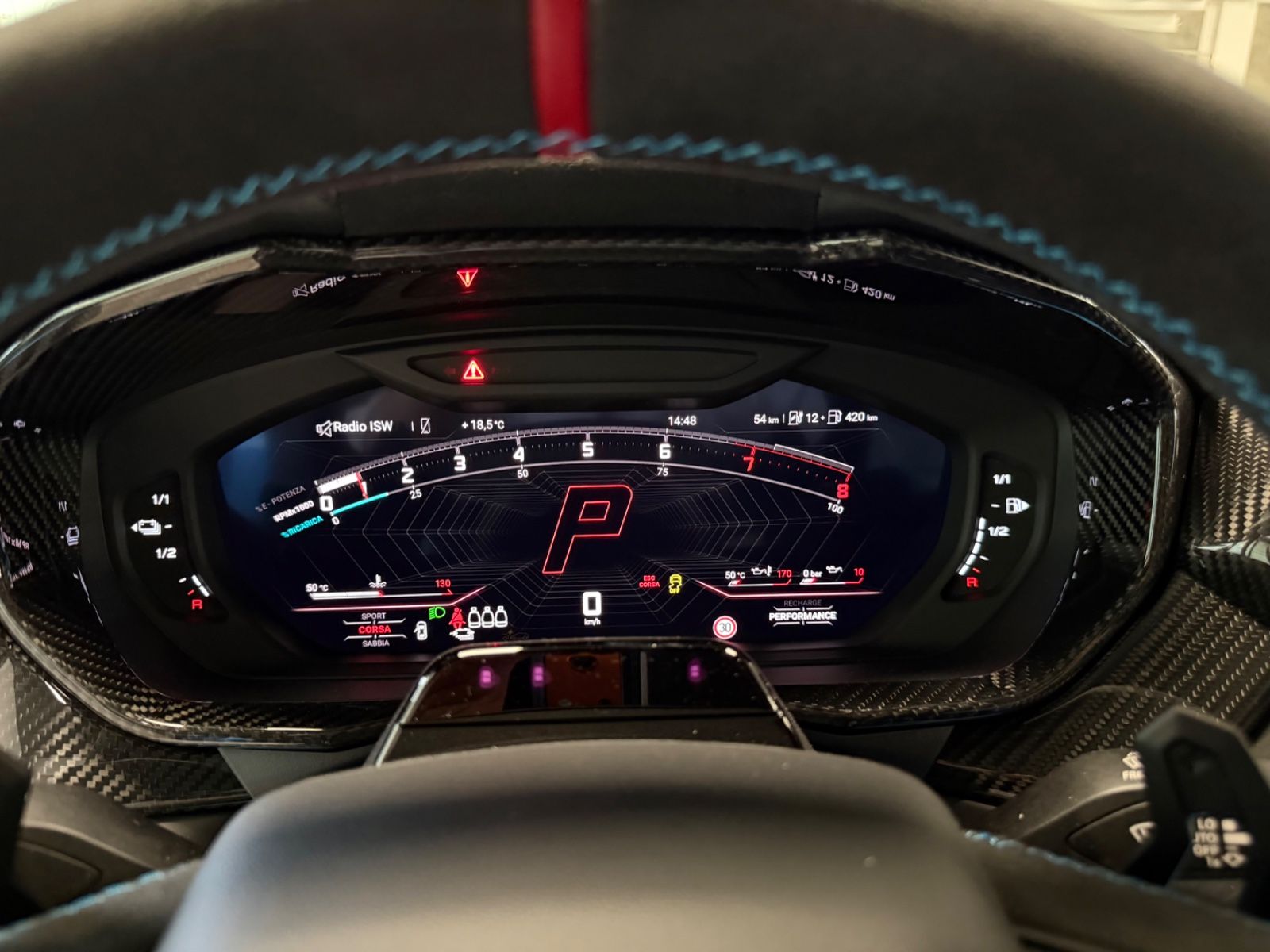 Fahrzeugabbildung Lamborghini URUS SE BIG-CARBONPACK B&O MASSAGE PR26 FULLOPT!
