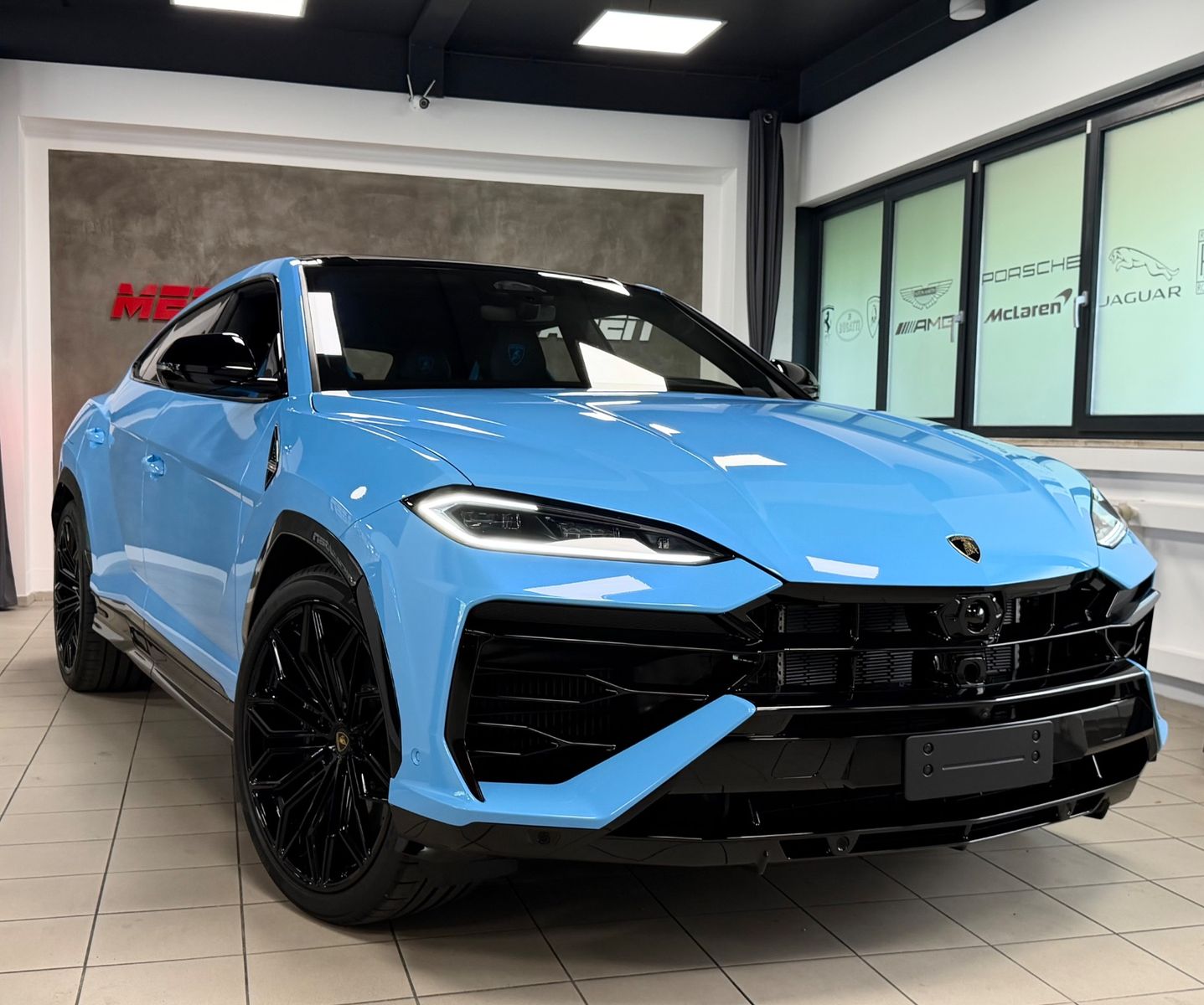 Fahrzeugabbildung Lamborghini URUS SE BIG-CARBONPACK B&O MASSAGE PR26 FULLOPT!