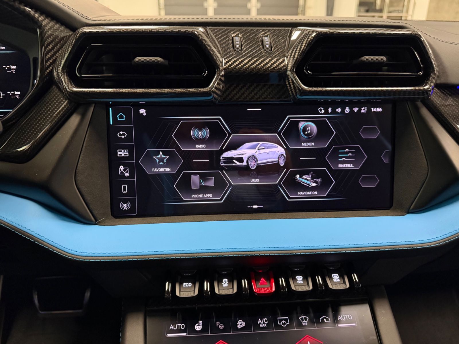 Fahrzeugabbildung Lamborghini URUS SE BIG-CARBONPACK B&O MASSAGE PR26 FULLOPT!