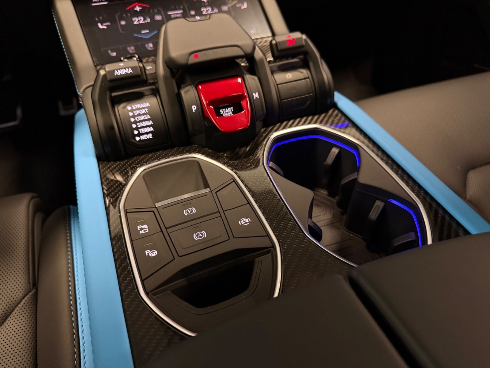 Fahrzeugabbildung Lamborghini URUS SE BIG-CARBONPACK B&O MASSAGE PR26 FULLOPT!